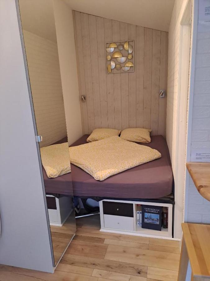 Joli Studio Au Calme Dans Un Jardin Privatif Ouistreham Exterior foto